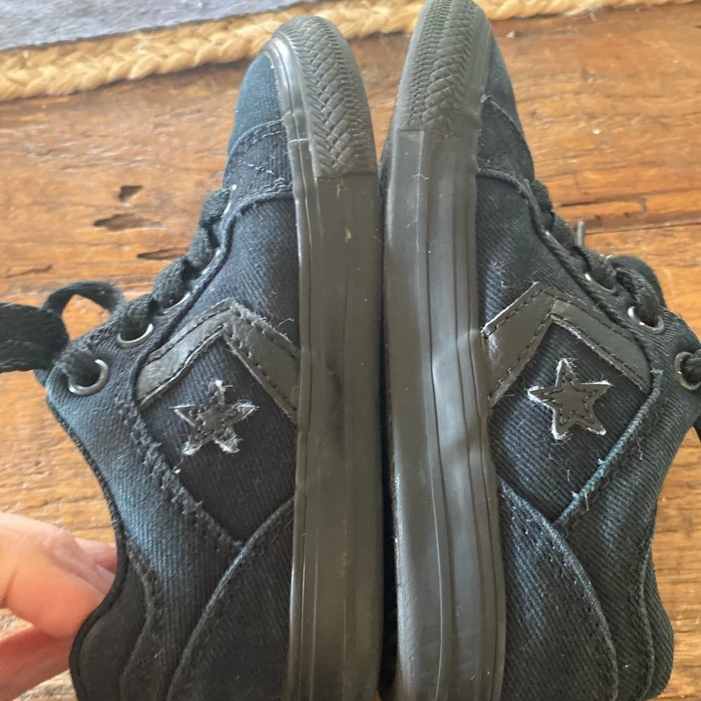 Converse All Star Black on Black Shoes‎ Kids size 8